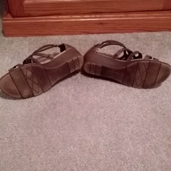 Shoes - Picture 3 of 7